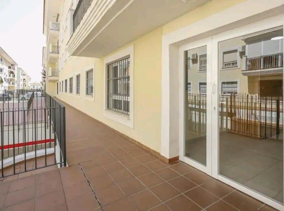 Alojamiento Con Piscina Y Parking En Sevilla La Algaba Exterior photo